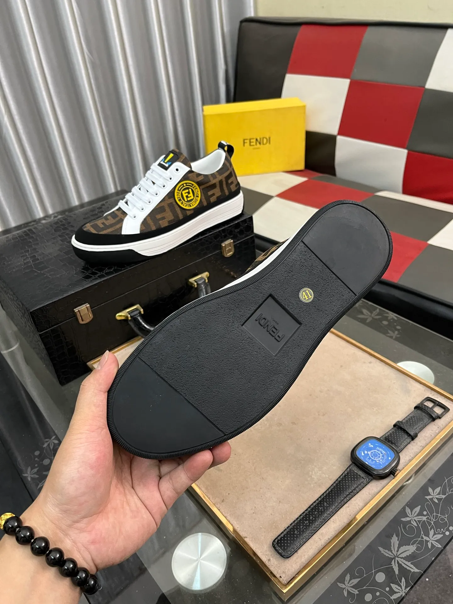 Men's Men's Shoes💰420⌚️⌚️[Fendi] Fendi's latest casual shoes for men! Available at counters simultaneously! Made entirely of imported top-grain calfskin, the interior is made of top-grain water-dyed cowhide, and the original factory-supplied rubber outsole. Leading new fashion concepts. Matching code: 38-442️⃣Colors available